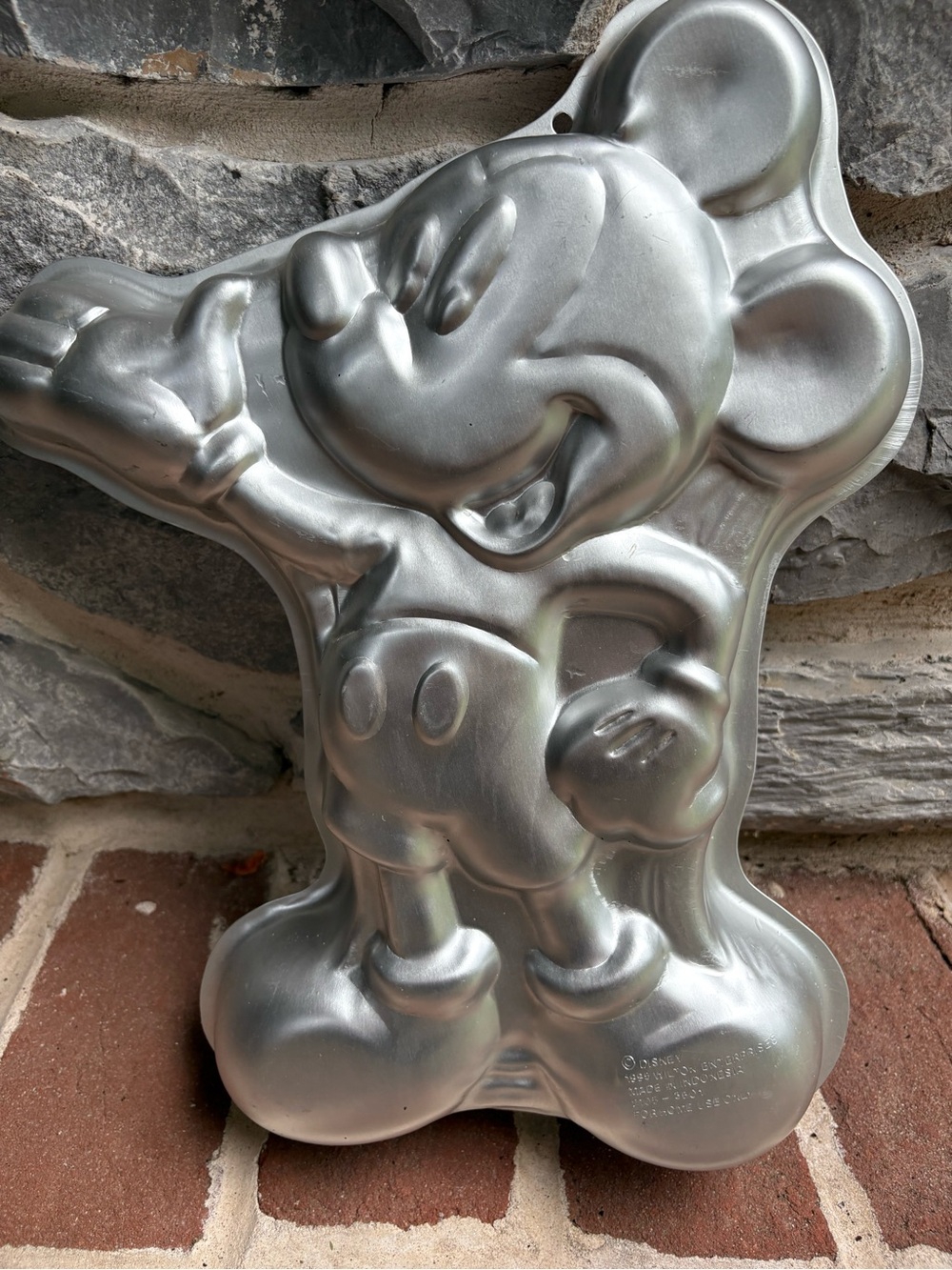 NWOT Mickey Mouse Disney Silver Cartoon Character Home Cake Mold Decor